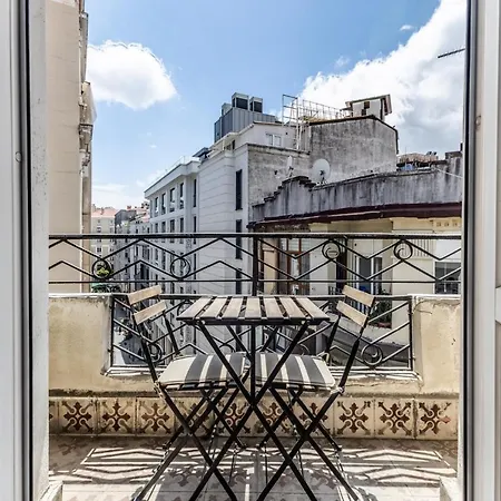 Gorgeous Flat W Balcony 5 Min To Citys Nisantasi * Istanbul
